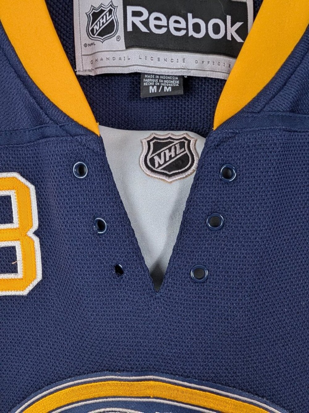 Buffalo Sabres Tyler Ennis jersey - Medium - Picture 3 of 10